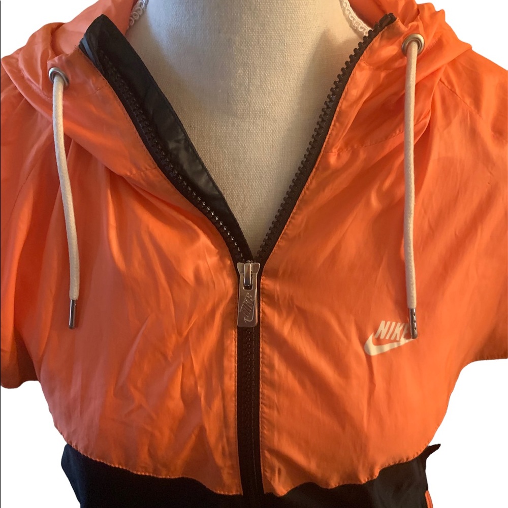 Nike Classic Windrunner - image 3